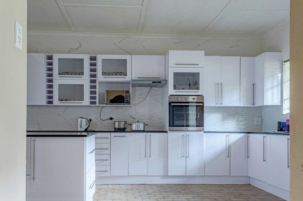 Kitchen Remodeling in Historic Los Angeles Neighborhoods: Preserving Character While Modernizing